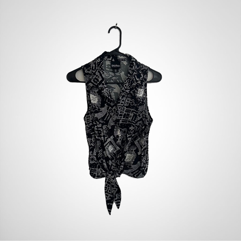 Warner Bros Black and White Sleeveless Tie Front Tank Top